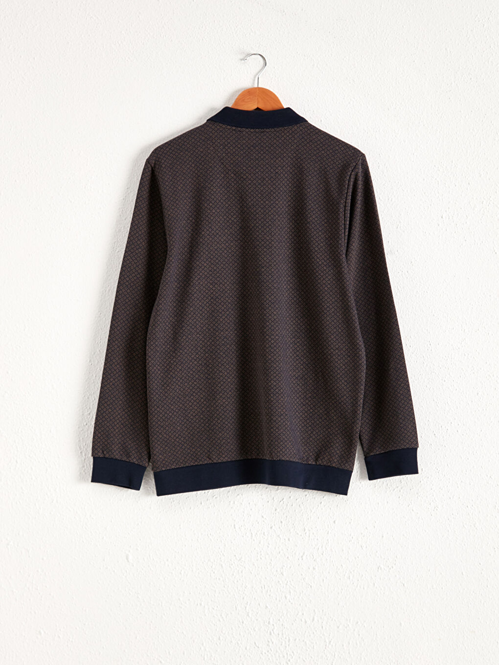 Суитшърт с поло яка и шарки с дълъг ръкав-1