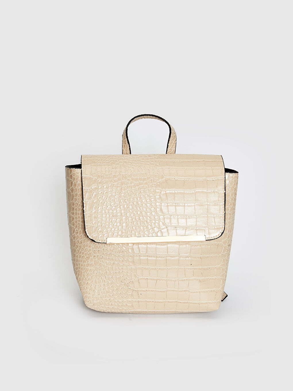 حقيبة ظهر بنقشة الكروكو