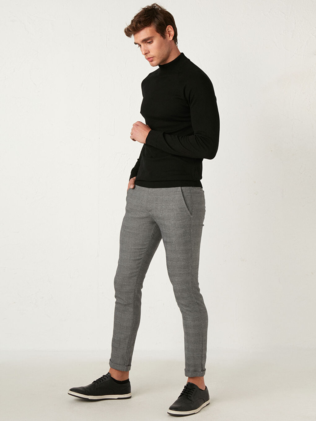 Siyah Balıkçı Yaka İnce Triko Kazak-2