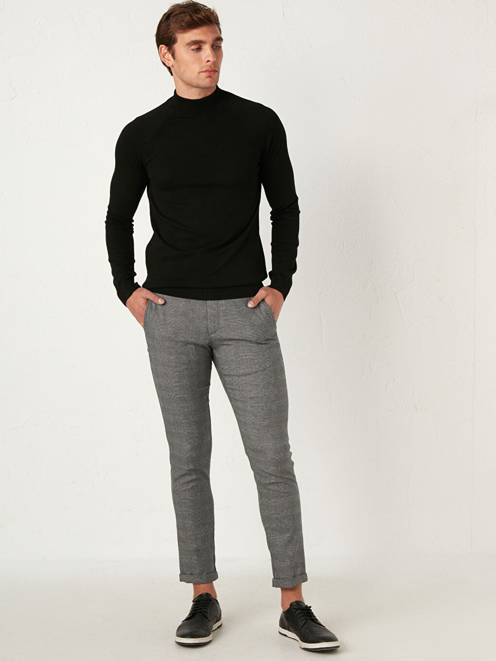 Siyah Balıkçı Yaka İnce Triko Kazak-3