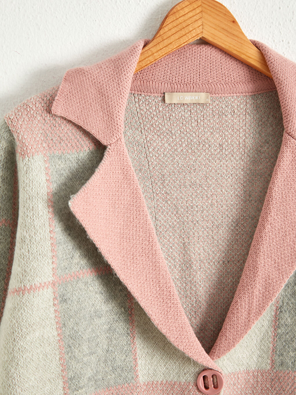 Pembe V Yaka Ekose Uzun Kollu Cepli Kadın Hırka-1