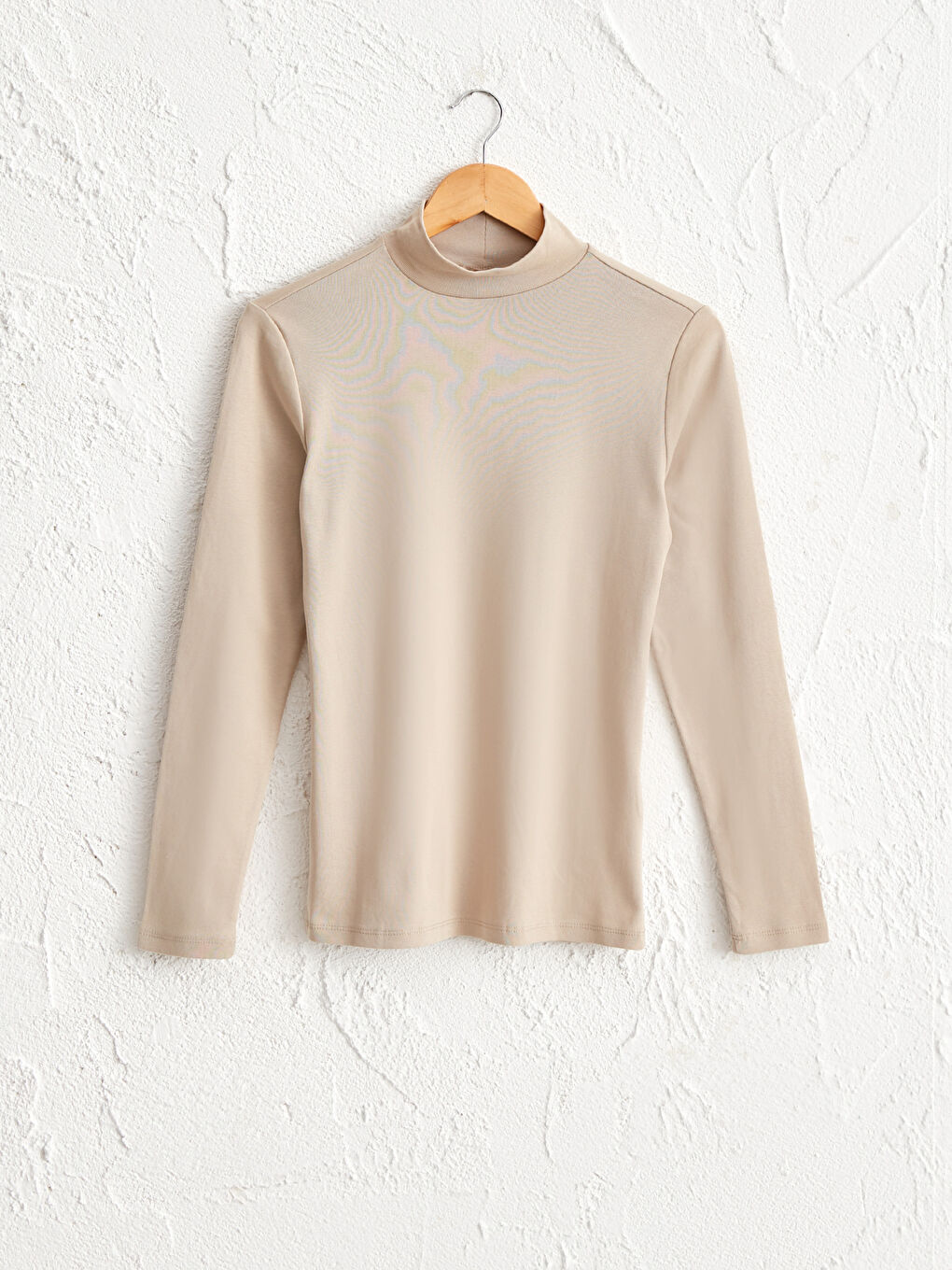 Bej Dik Yaka Düz Uzun Kollu Pamuklu Kadın Tişört