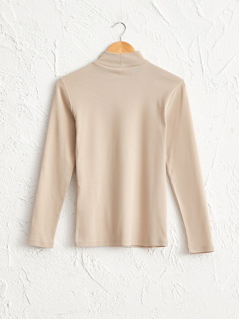 Bej Dik Yaka Düz Uzun Kollu Pamuklu Kadın Tişört-2