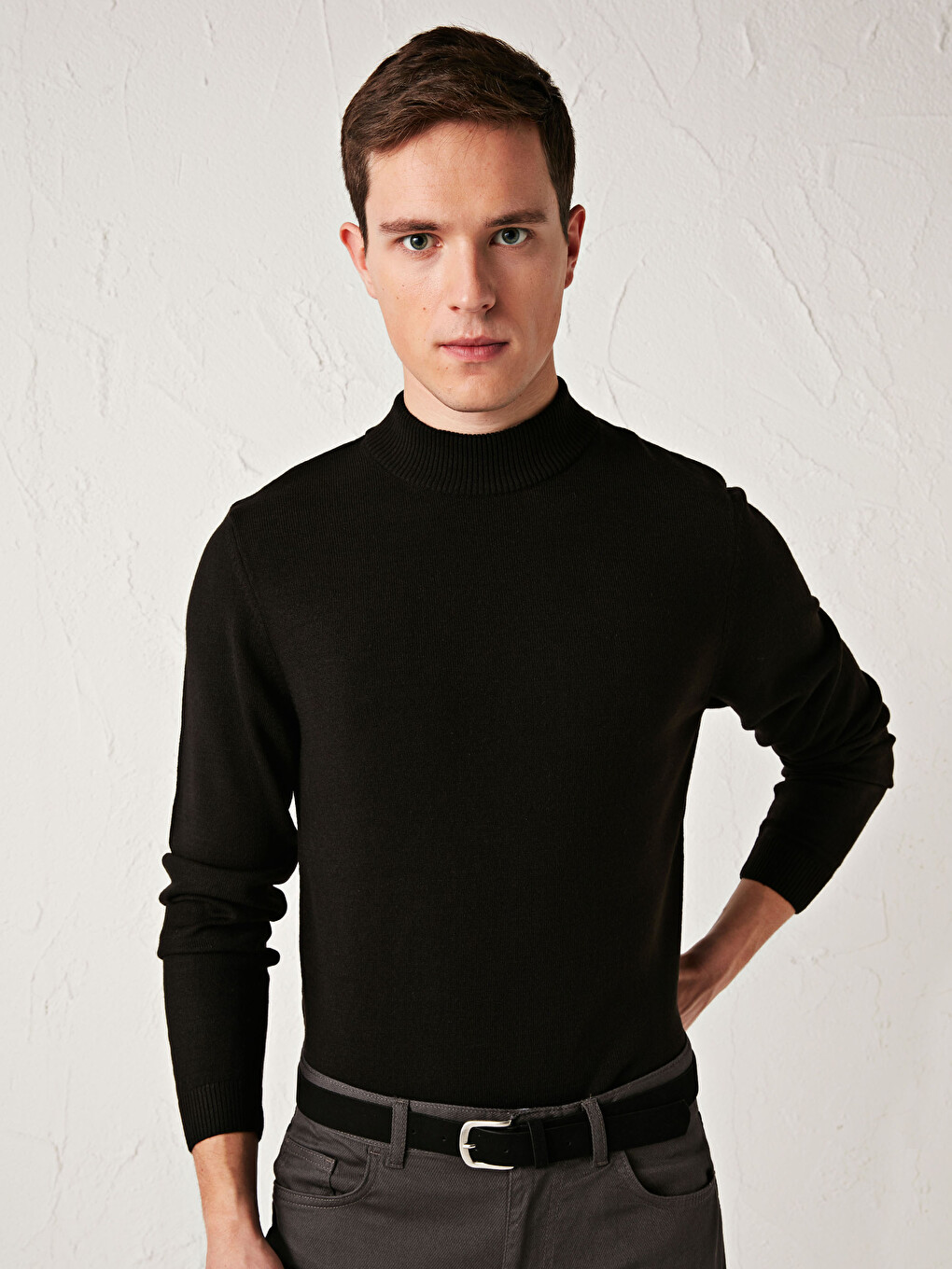 Half Turtleneck Thin Knitwear Sweater-1