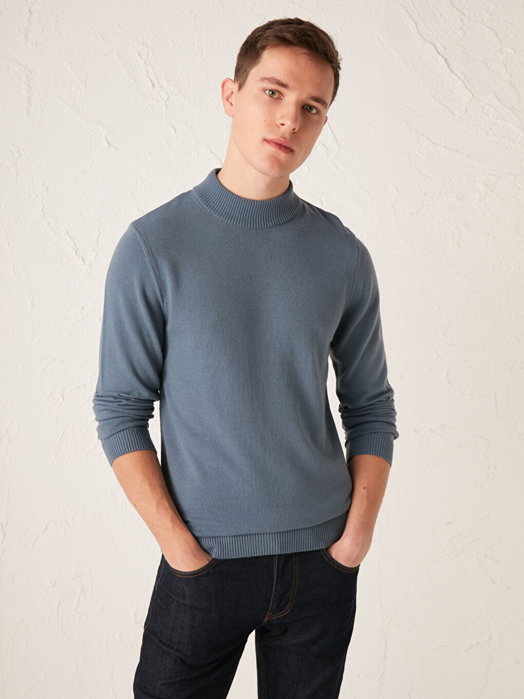 Mavi Yarım Balıkçı Yaka İnce Triko Kazak-1