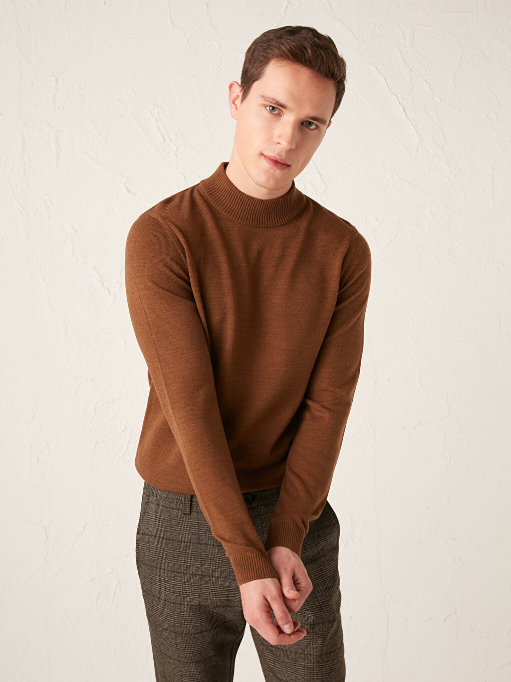 Pulover Tricot Subțire Cu Guler Înalt-2