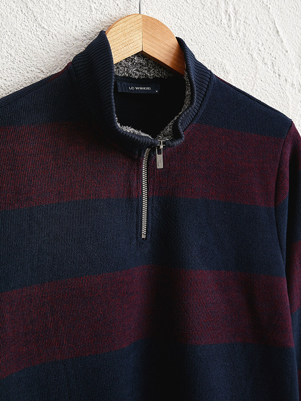 سويت شيرت مخطط بياقة قمع-4