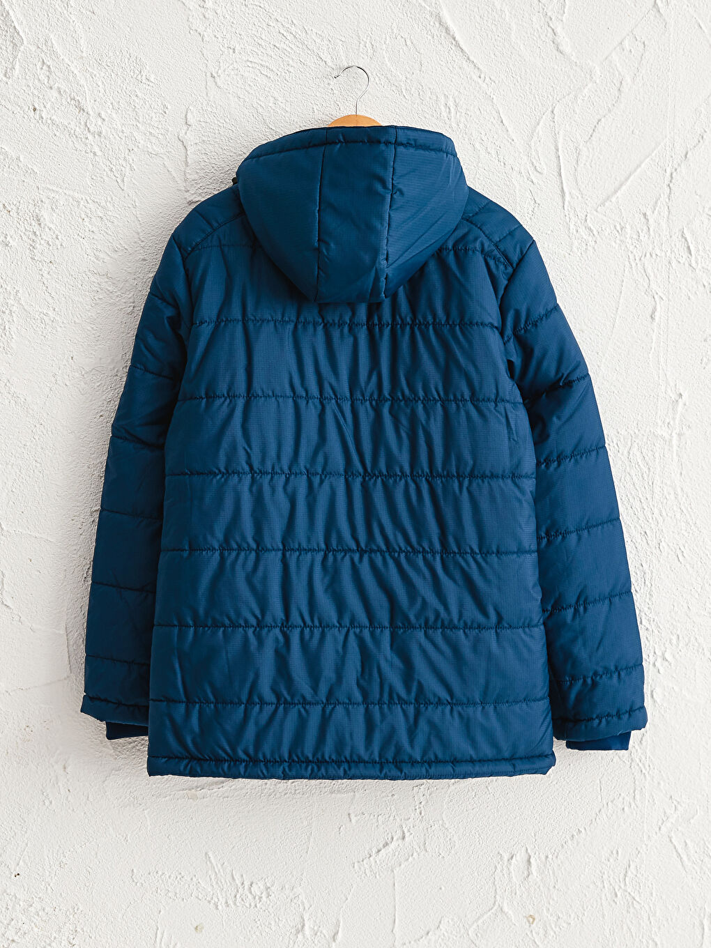 Палто тип шушляк с качулка и стандартна кройка за мъже-11