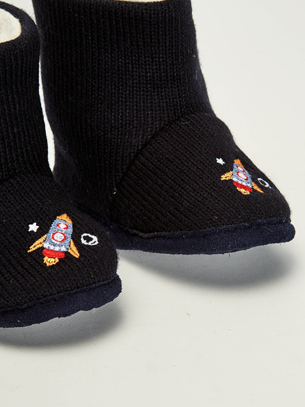 LCW STEPS Bottes d'Intérieur Bébé Garçon -0WH923Z1-L4Y