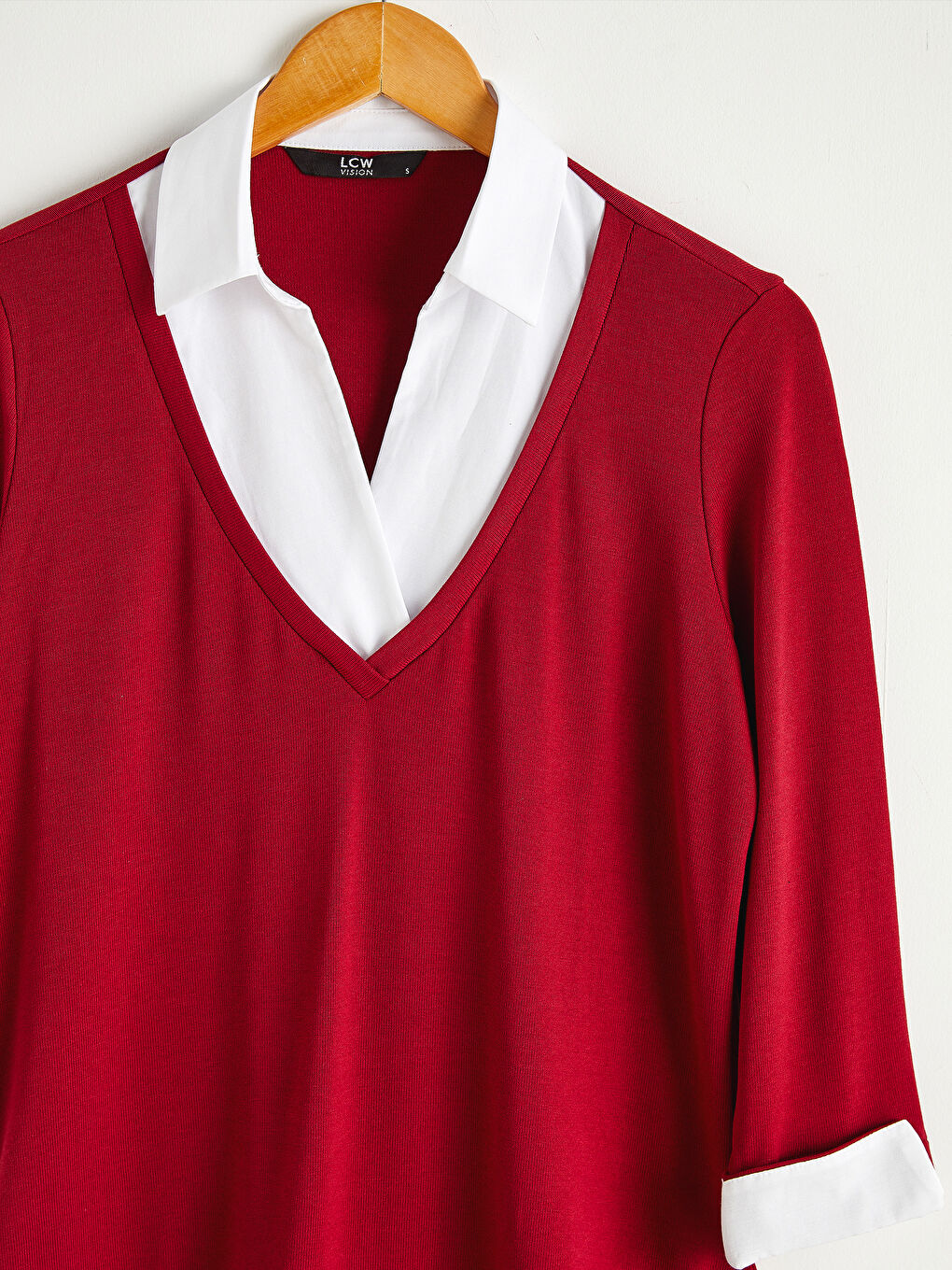 Футболка с отложным воротником и цветными блоками для женщин-2