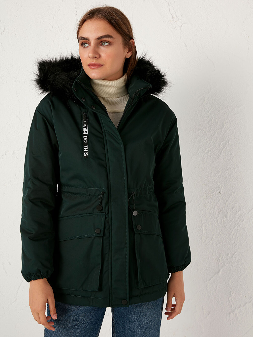 Yeşil Kapüşonlu Uzun Kollu Kadın Mont-2