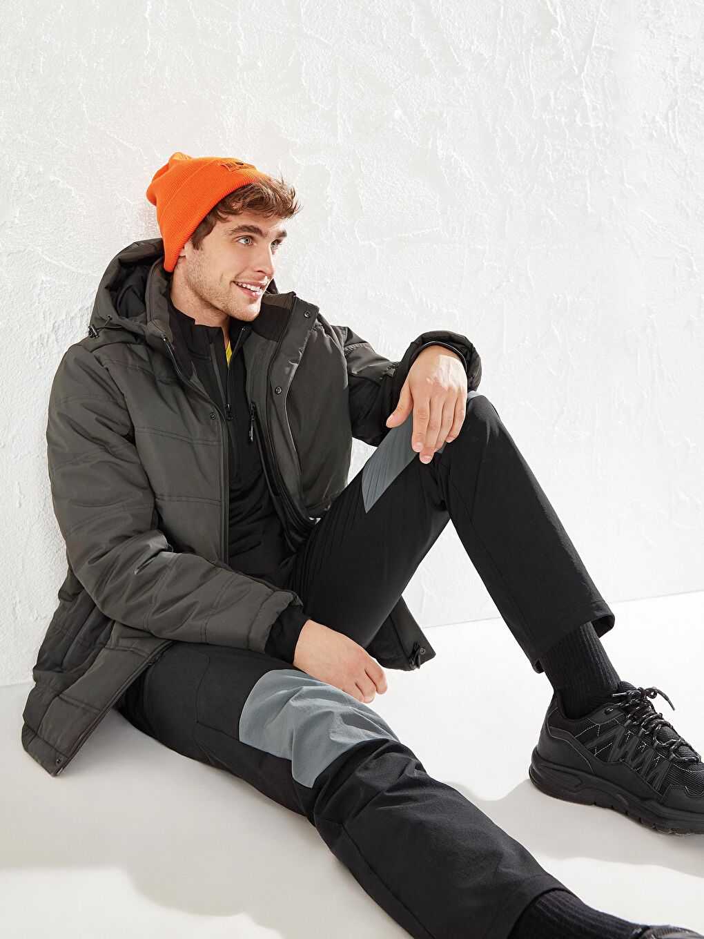 Antrasit Kapüşonlu Dik Yaka Mont-1