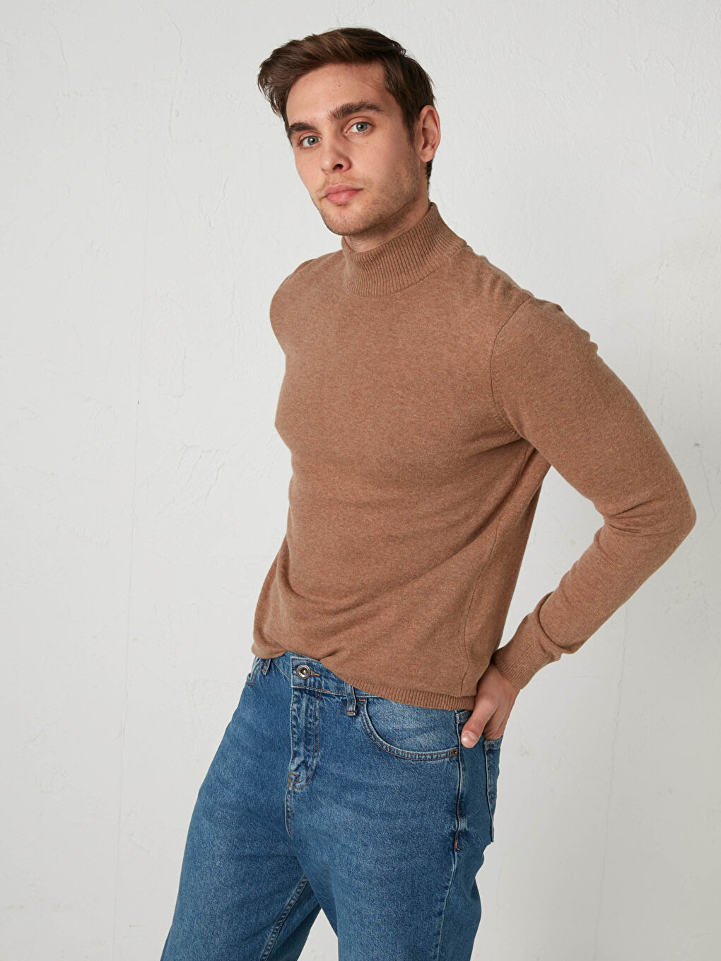 Pull-over en Tricot Fin en Laine à Col Montant