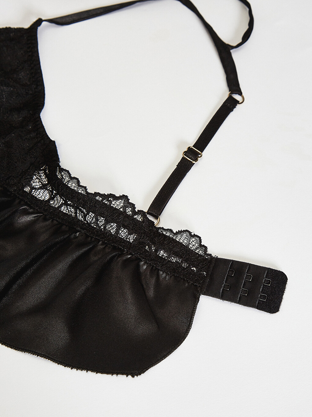 Brassière en Dentelle Détailée-3