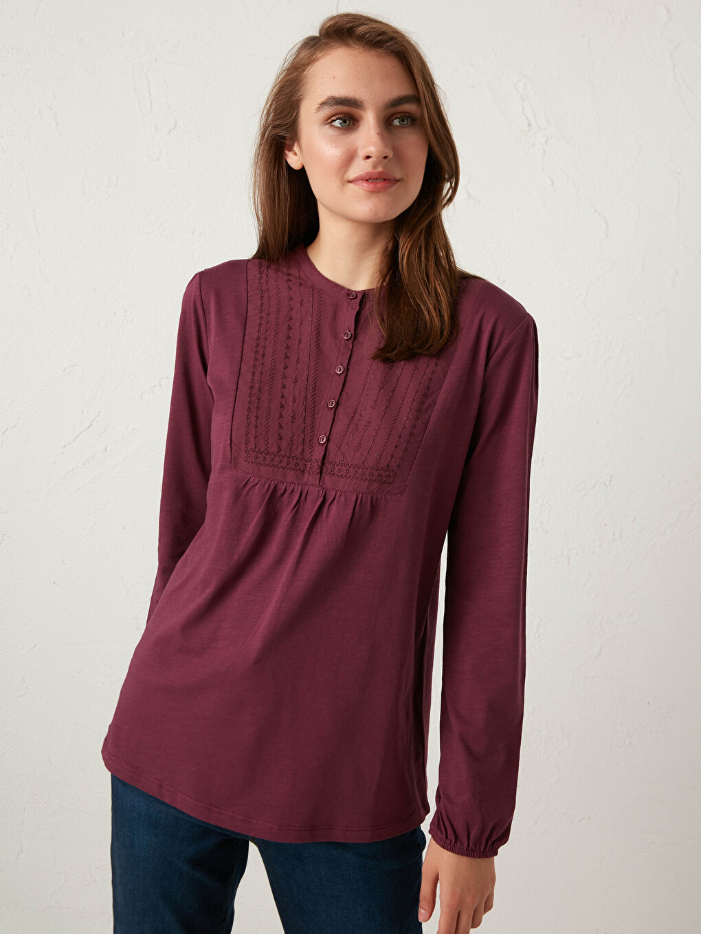 Embroidery Neck Cotton T-shirt-1