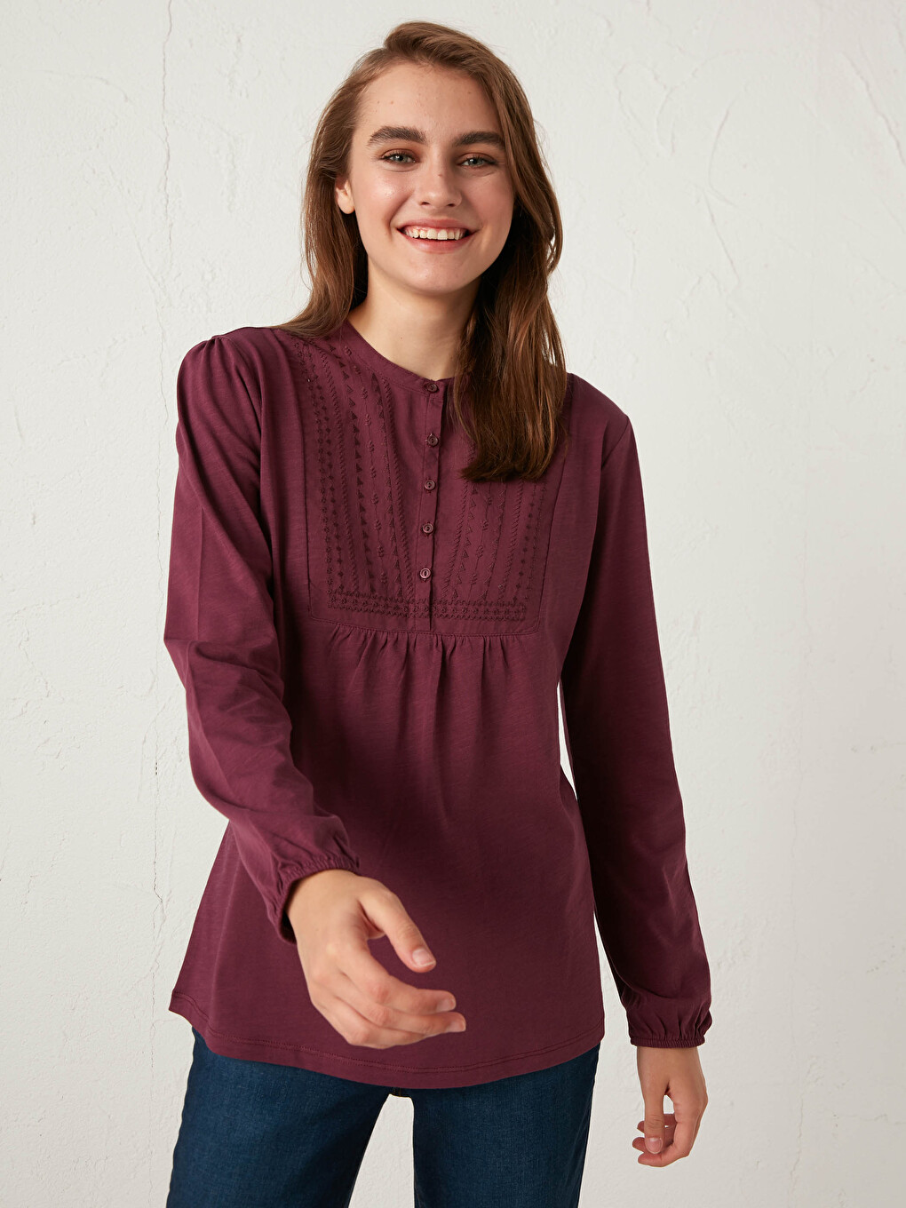 Embroidery Neck Cotton T-shirt-2