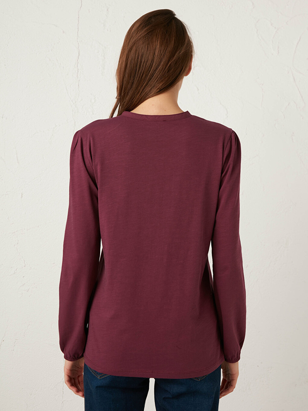 Embroidery Neck Cotton T-shirt-5
