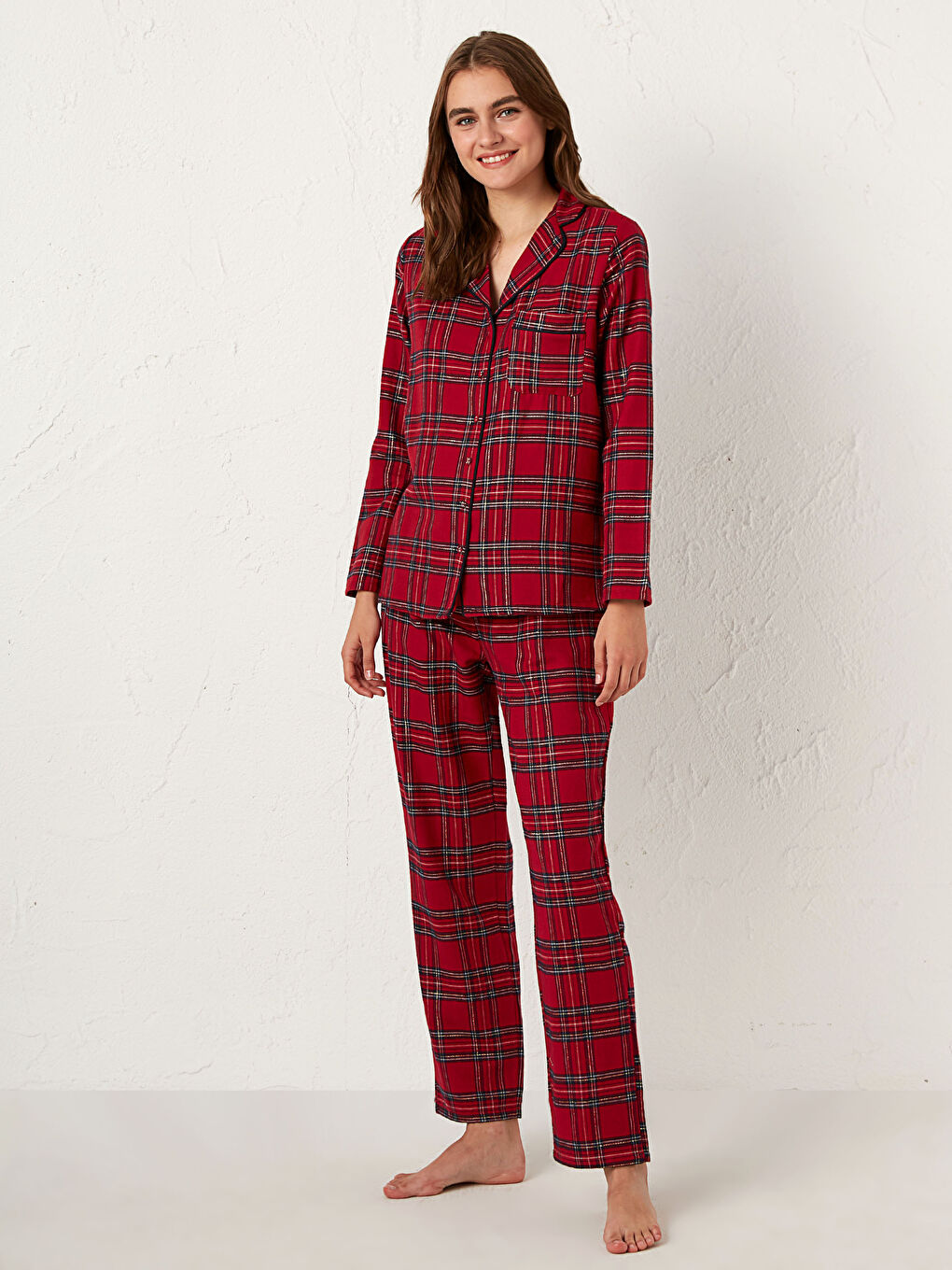 Kırmızı Gömlek Yaka Uzun Kollu Gabardin Kadın Ekose Pijama Takımı-1