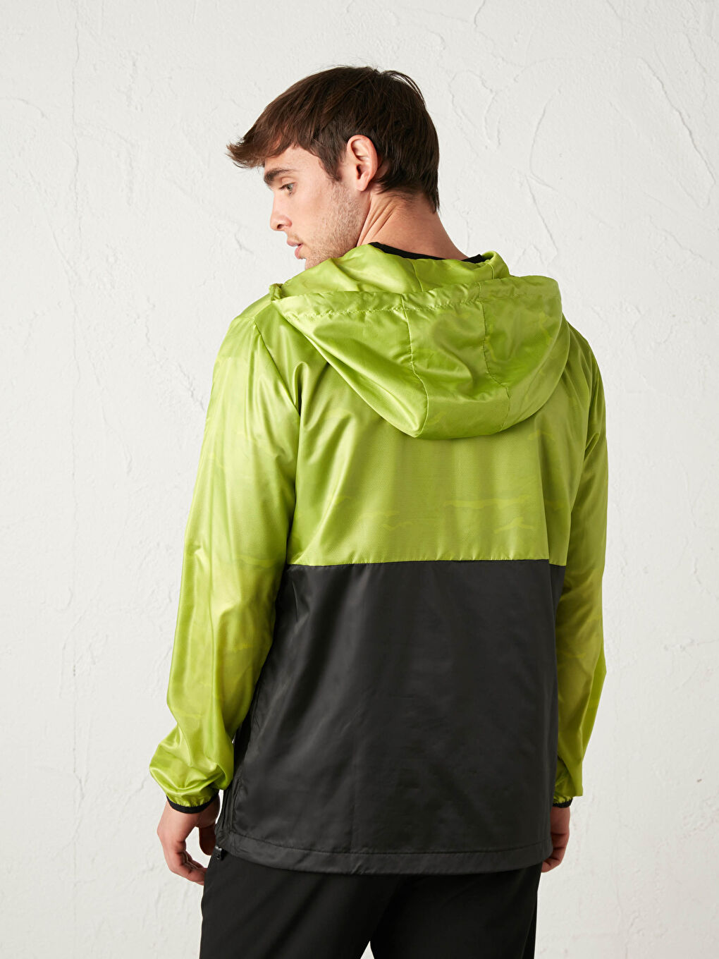 Sweat à capuche sportif en tissu scuba à fermeture éclair-4