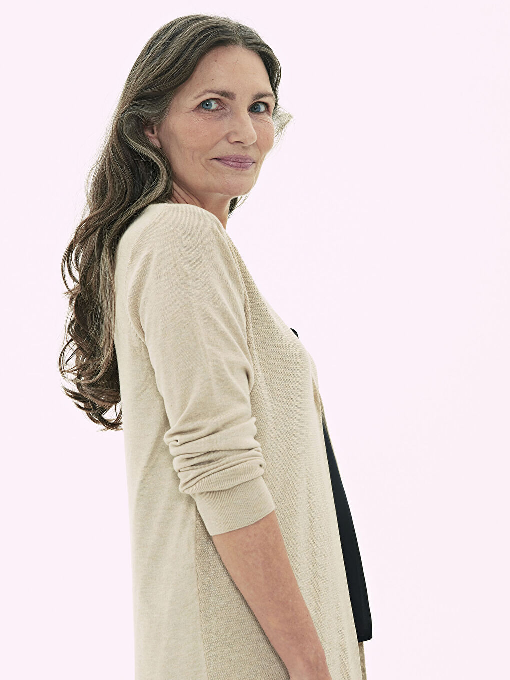 Bej Uzun Kollu Kadın İnce Triko Hırka-1