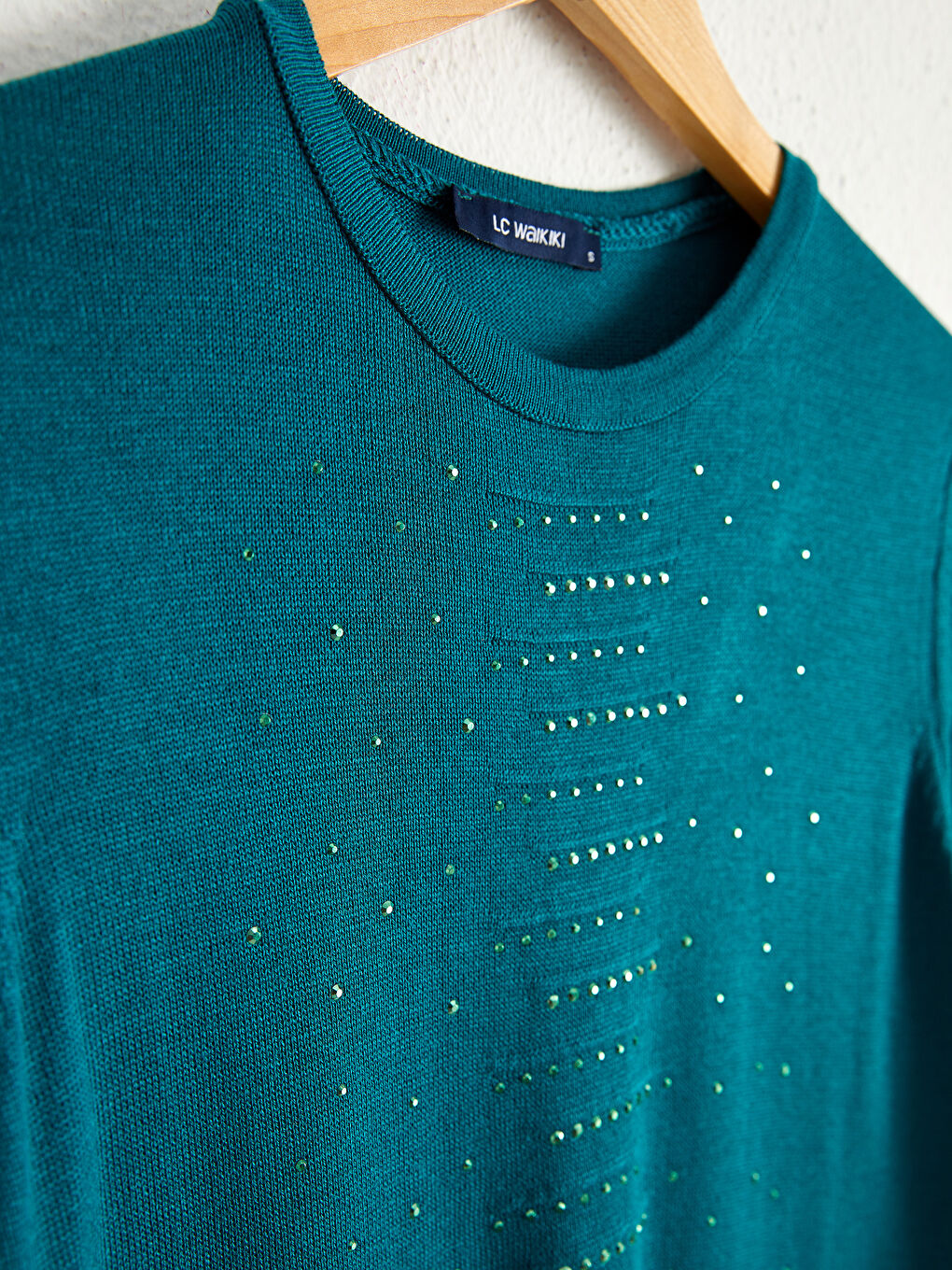 سترة تريكو لامعة بياقة دائرية وكم طويل للسيدات-1