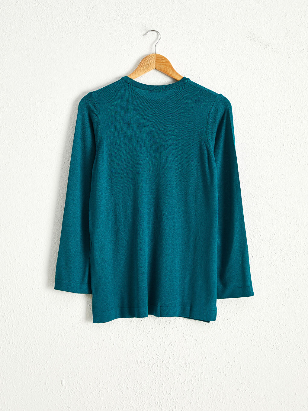 سترة تريكو لامعة بياقة دائرية وكم طويل للسيدات-2