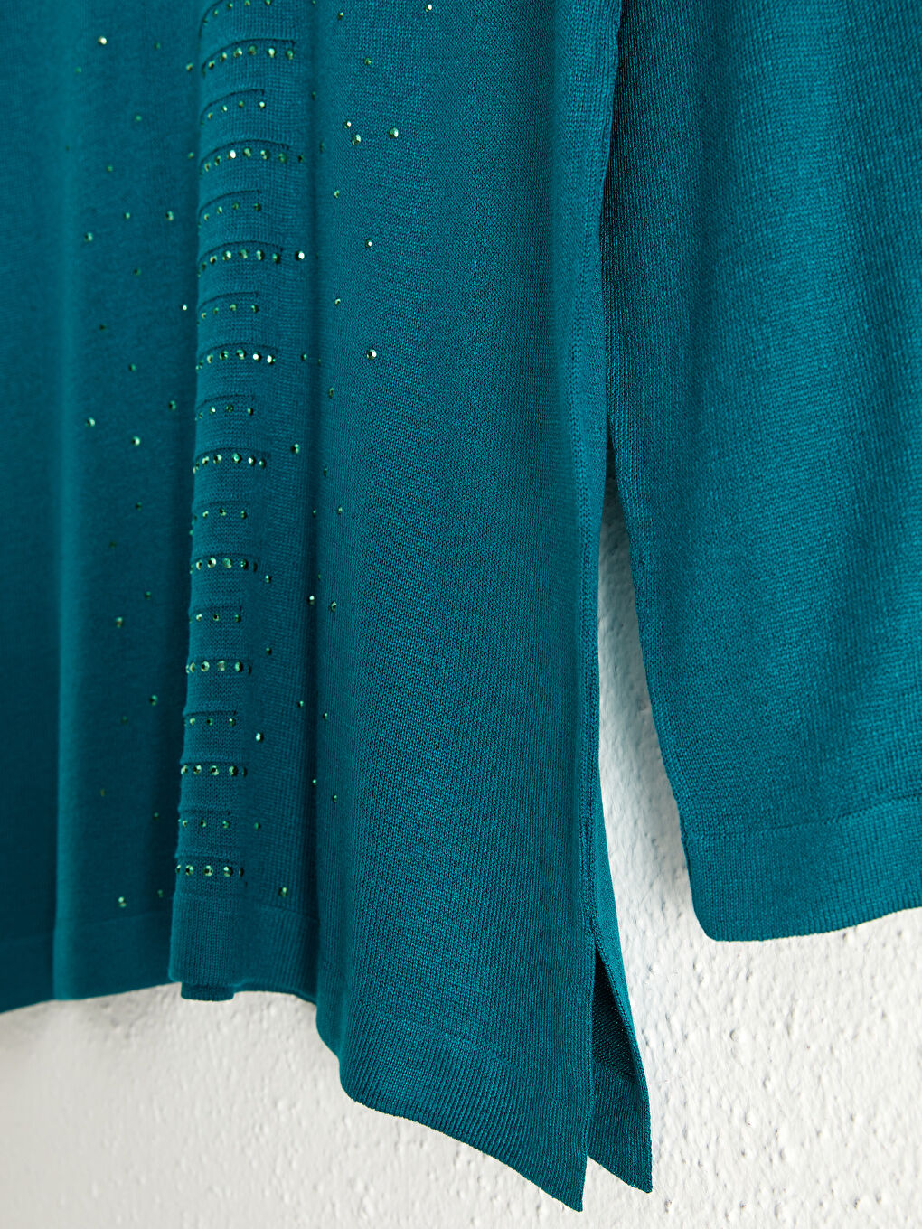 سترة تريكو لامعة بياقة دائرية وكم طويل للسيدات-3