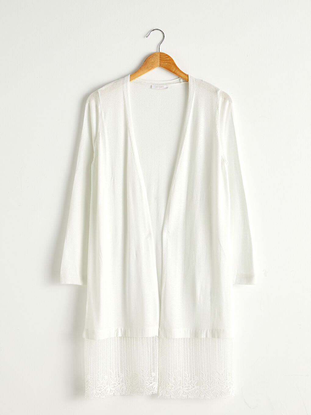 Тонкий кардиган с кружевной отделкой