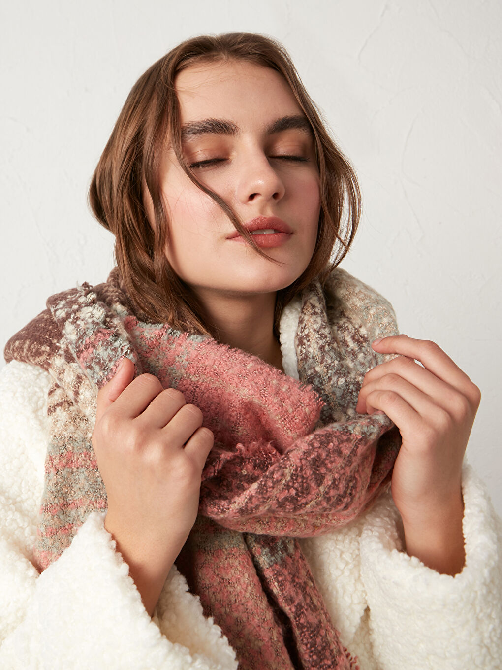 LCW ACCESSORIES Plaid Scarf -0WAE01Z8-CR8