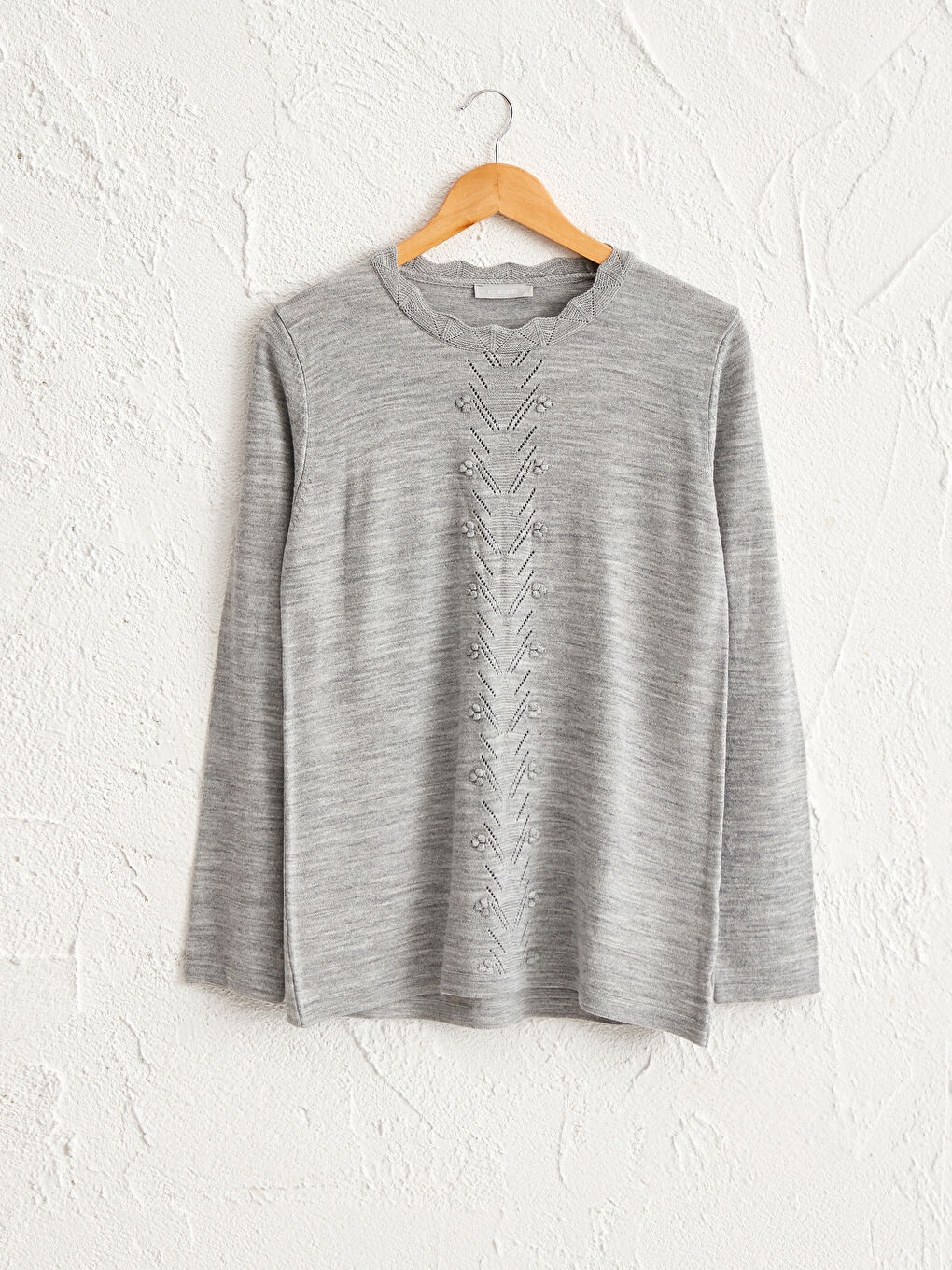 Легкий трикотажный джемпер с узором