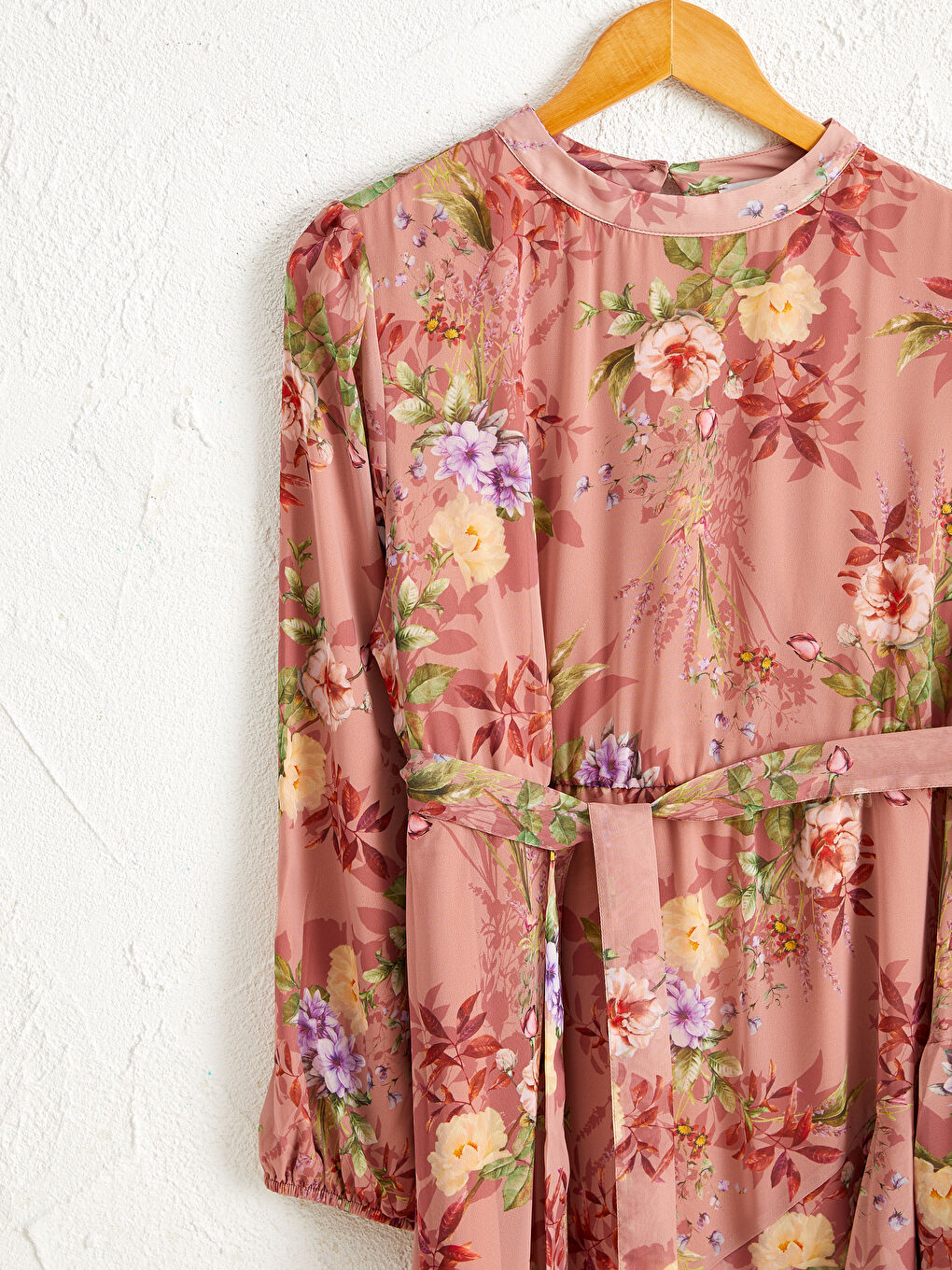 Fastening Detailed Waist Floral Pattern Maxi Dress-2