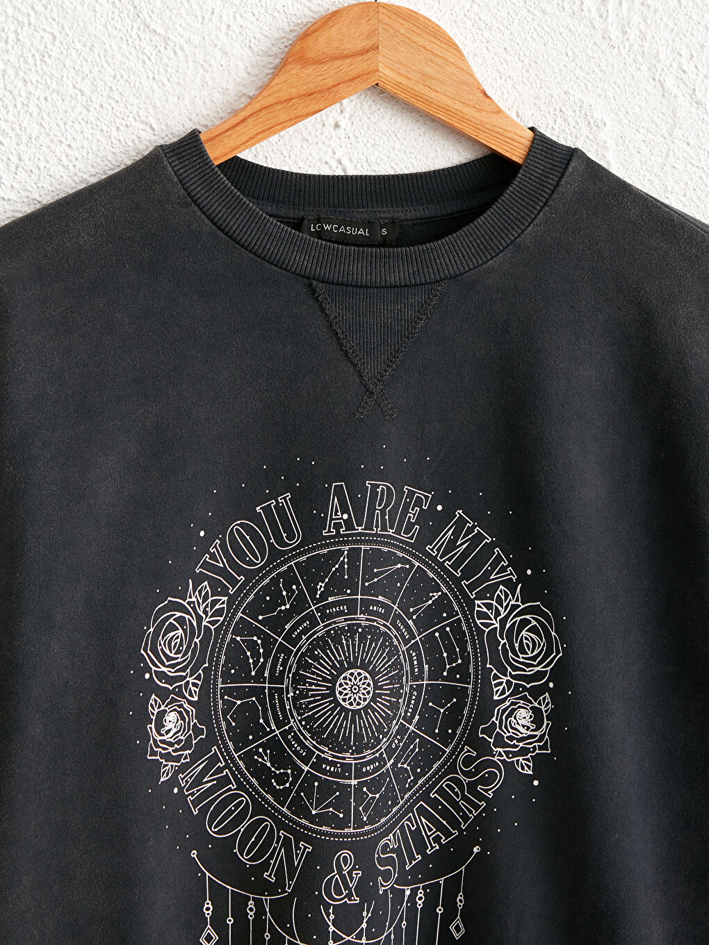 Crew Neck Comfortable Fit Long Sleeve Women's Printed Sweatshirt-2