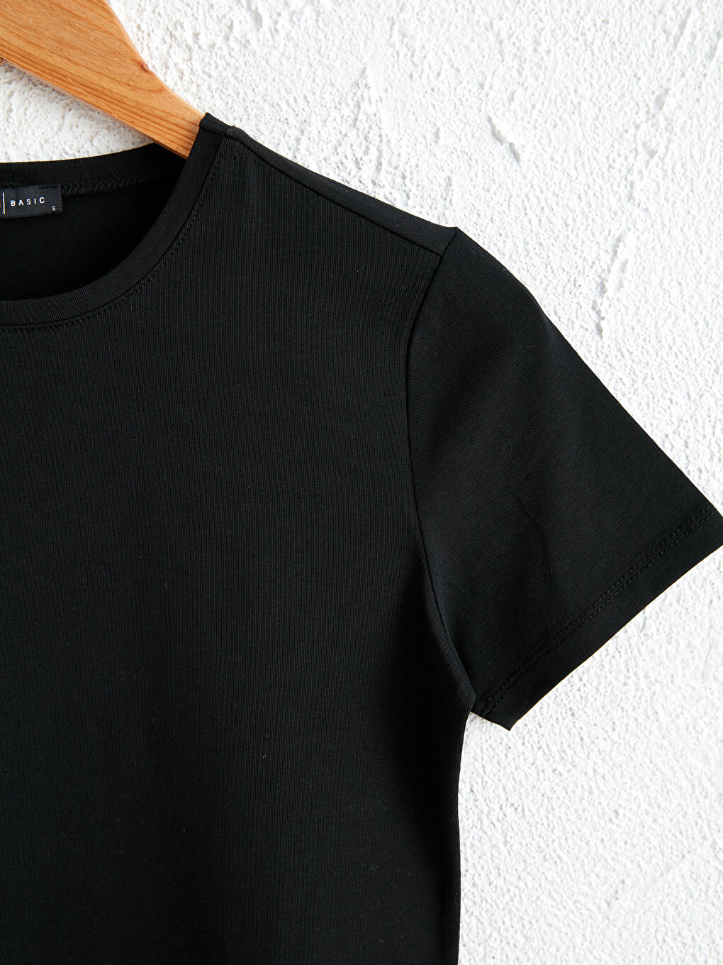 تيشيرت نسائي أساسي كم قصير مستقيم برقبة دائرية-7