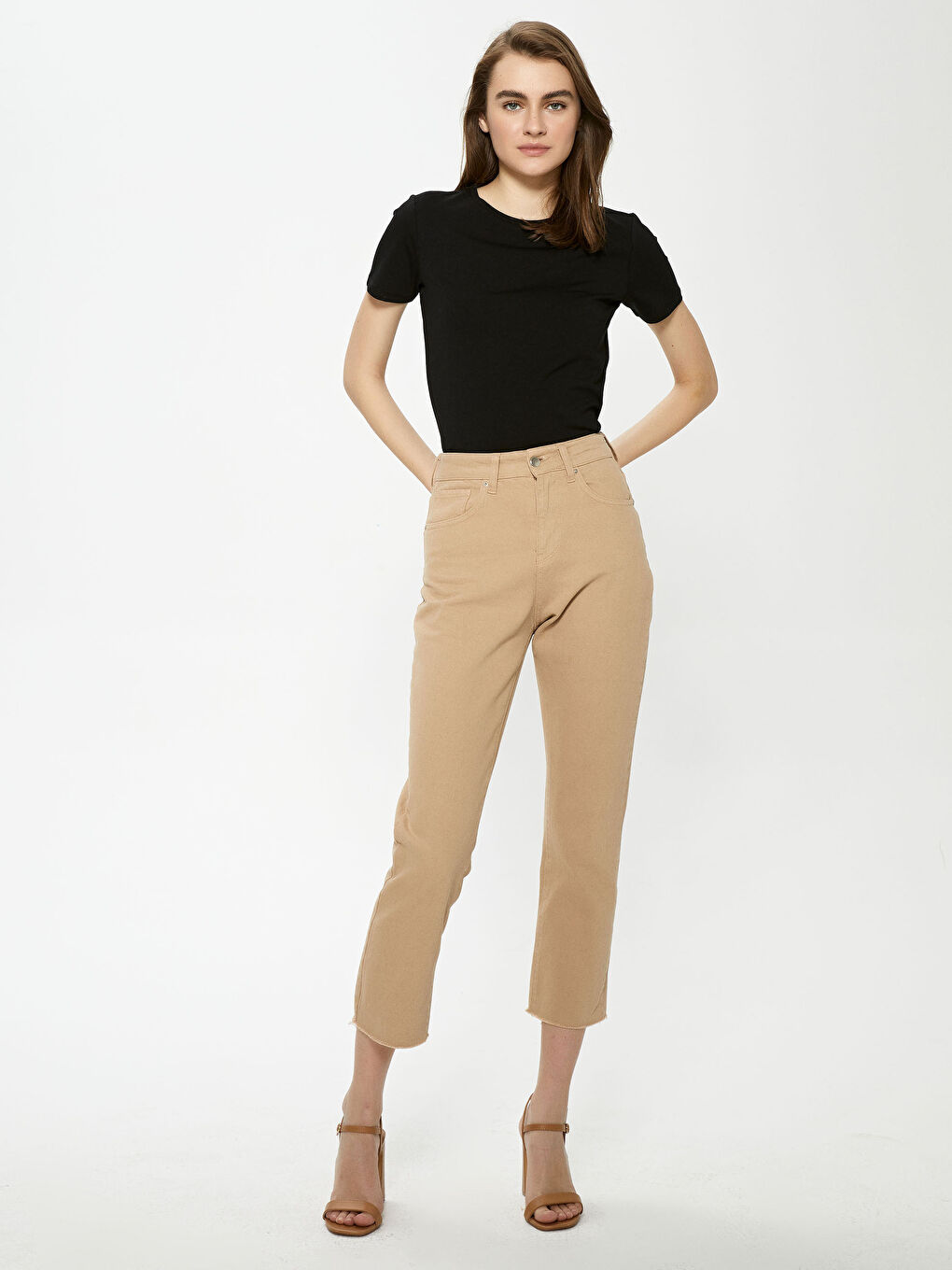 تيشيرت نسائي أساسي كم قصير مستقيم برقبة دائرية-3