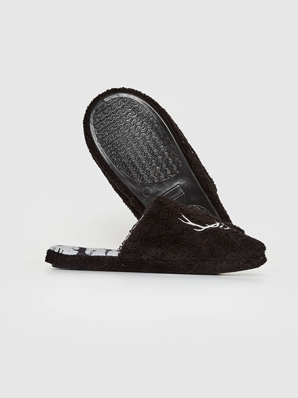 Siyah Erkek Nakışlı Ev Terliği-3