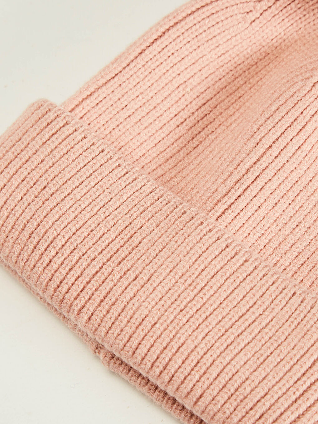 Берет для девочек с помпонами-1