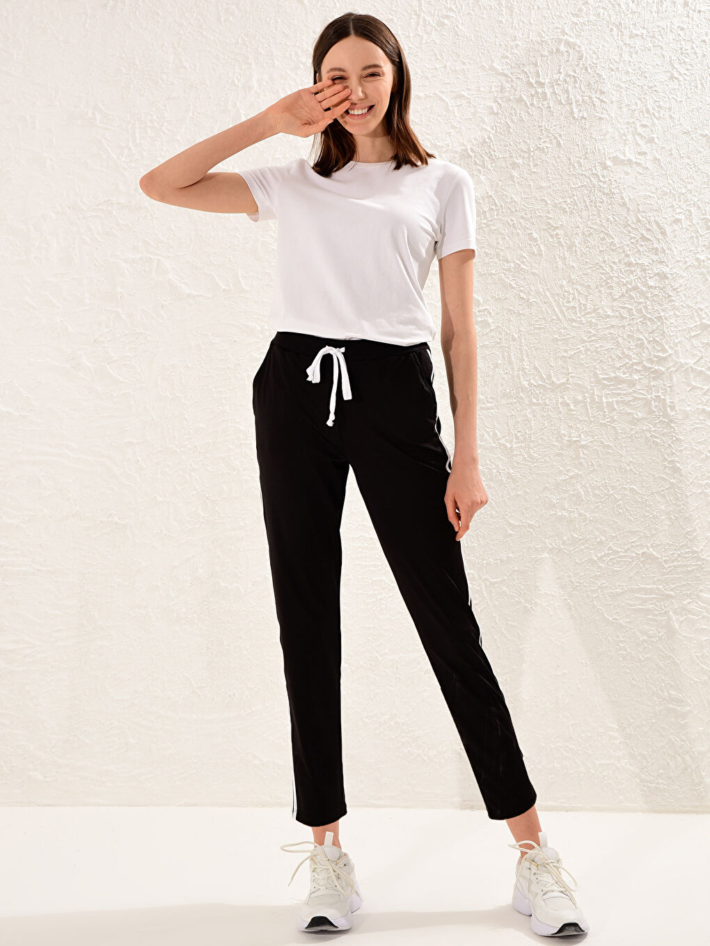 Woman BLACK Sweatpants-1