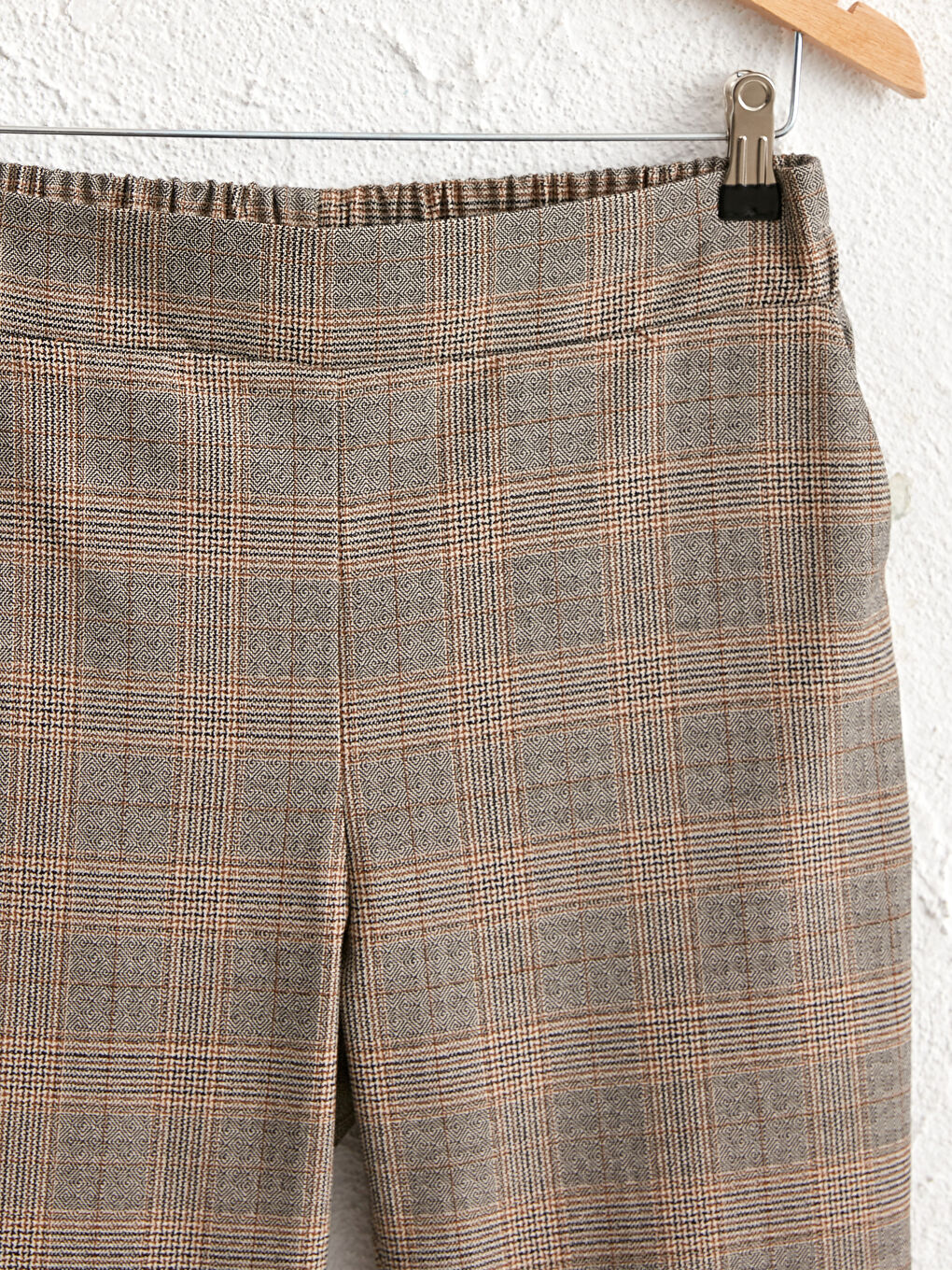 Брюки-морковки в клетку женские Mom Fit-2