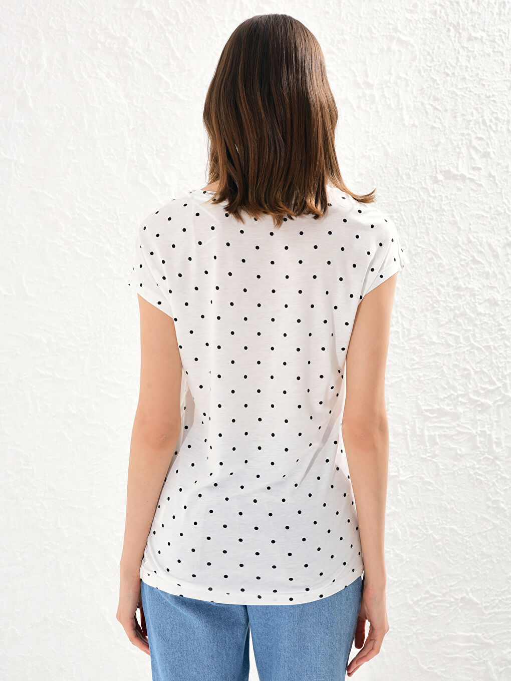 Siyah Bisiklet Yaka Kısa Kollu Kadın Tişört-2