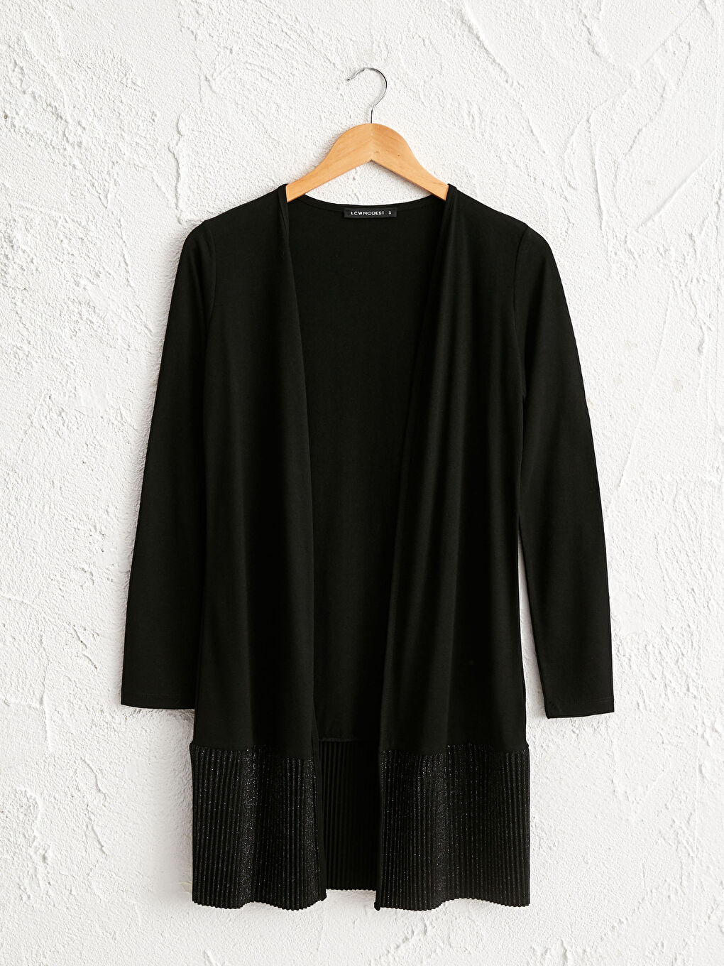 Siyah Parlak Görünümlü İnce Triko Hırka