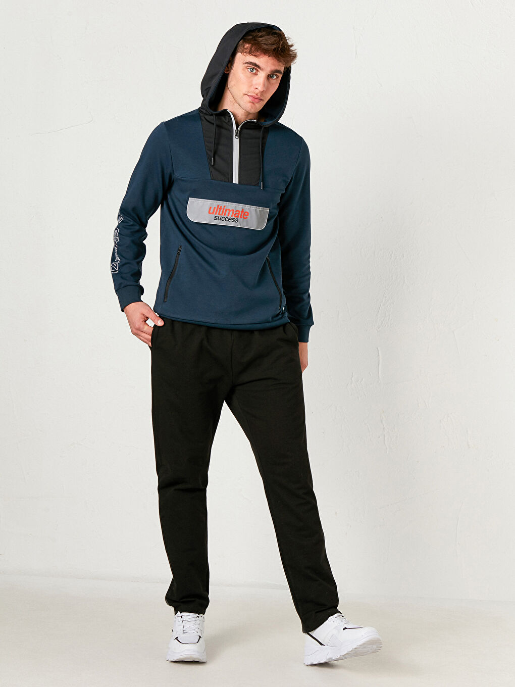 هودي رياضي نشط بمقاس عادي مزود بغطاء رأس-2