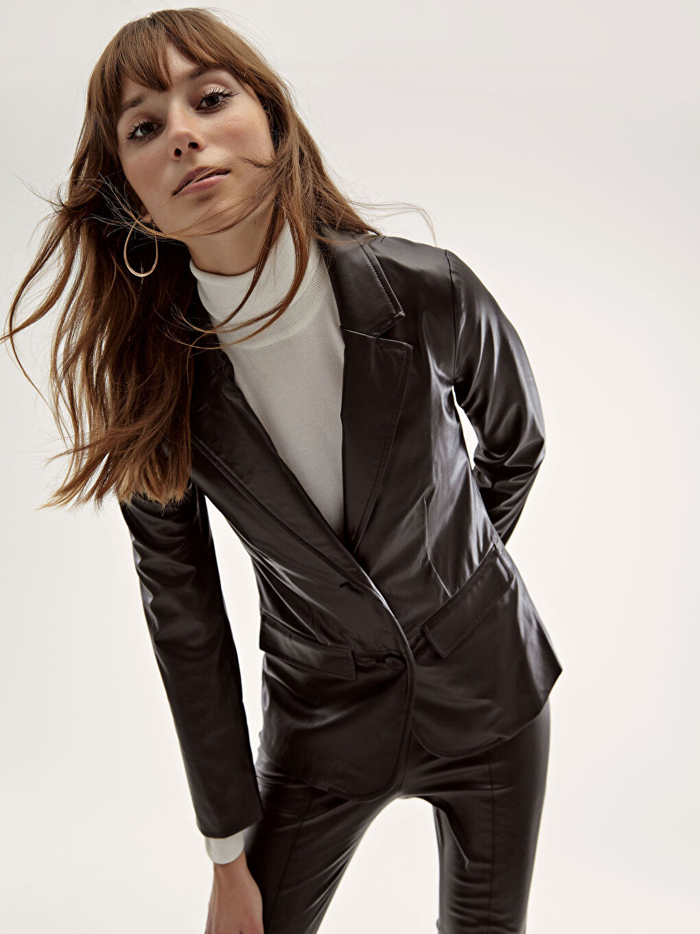 جاكيت بليزر بمظهر الجلد-2