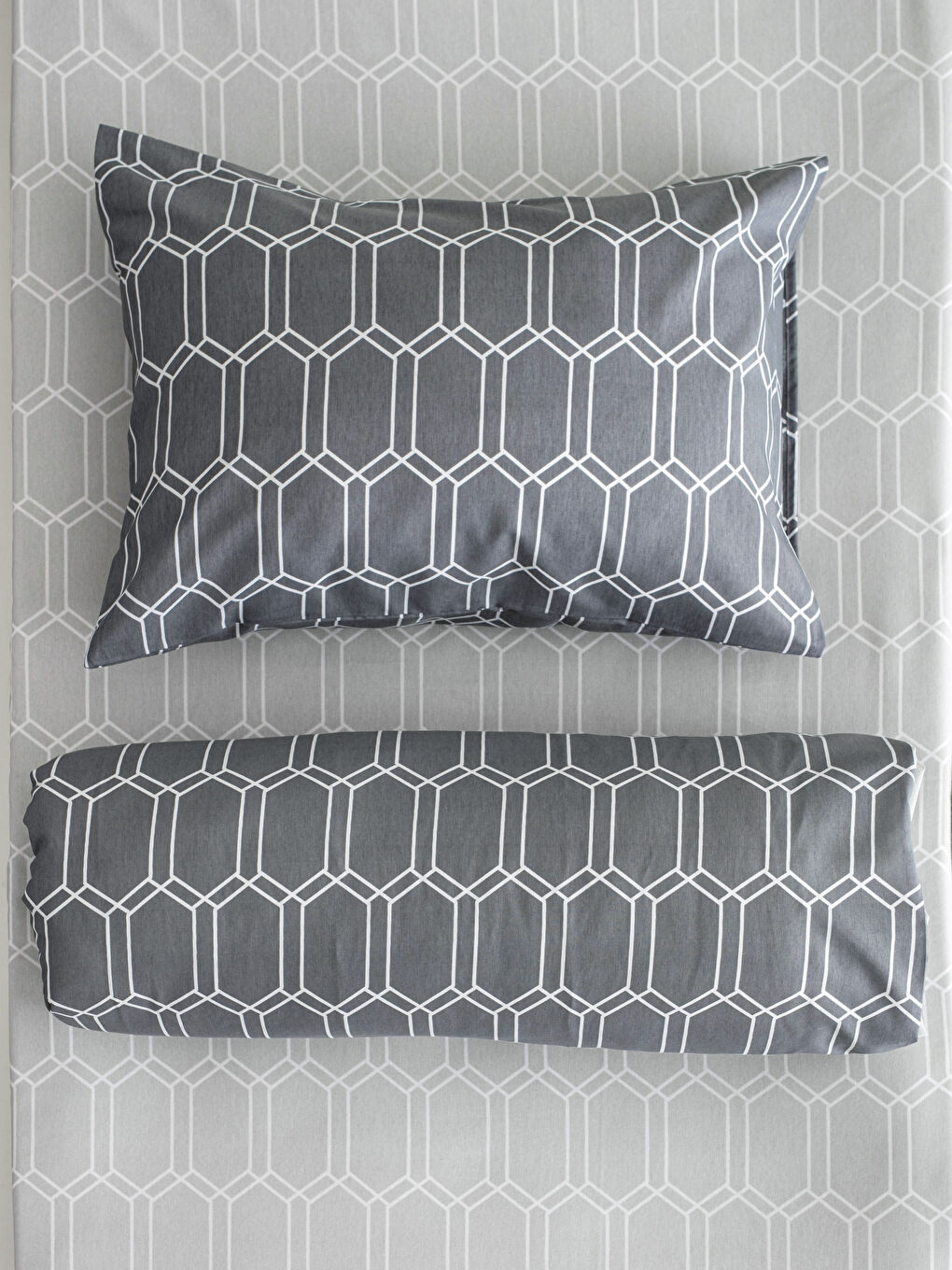 Gri Tek Kişilik Çift Taraflı Nevresim Takımı-1