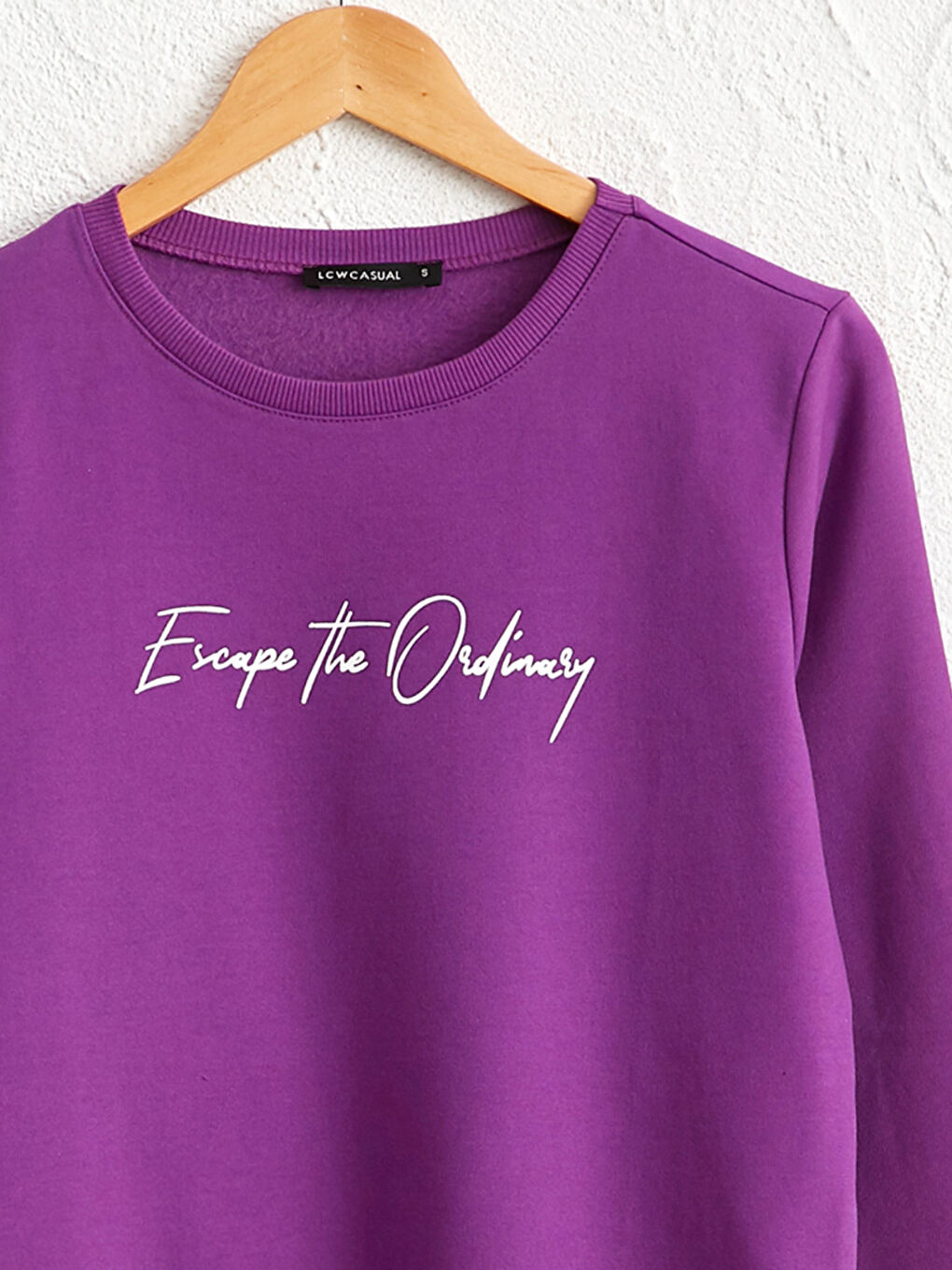 Свитшот с буквенным принтом-2