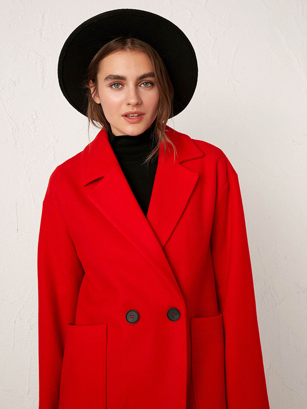 Standard Fit Long Sleeved Women's Buttoned Cachet Coat-3