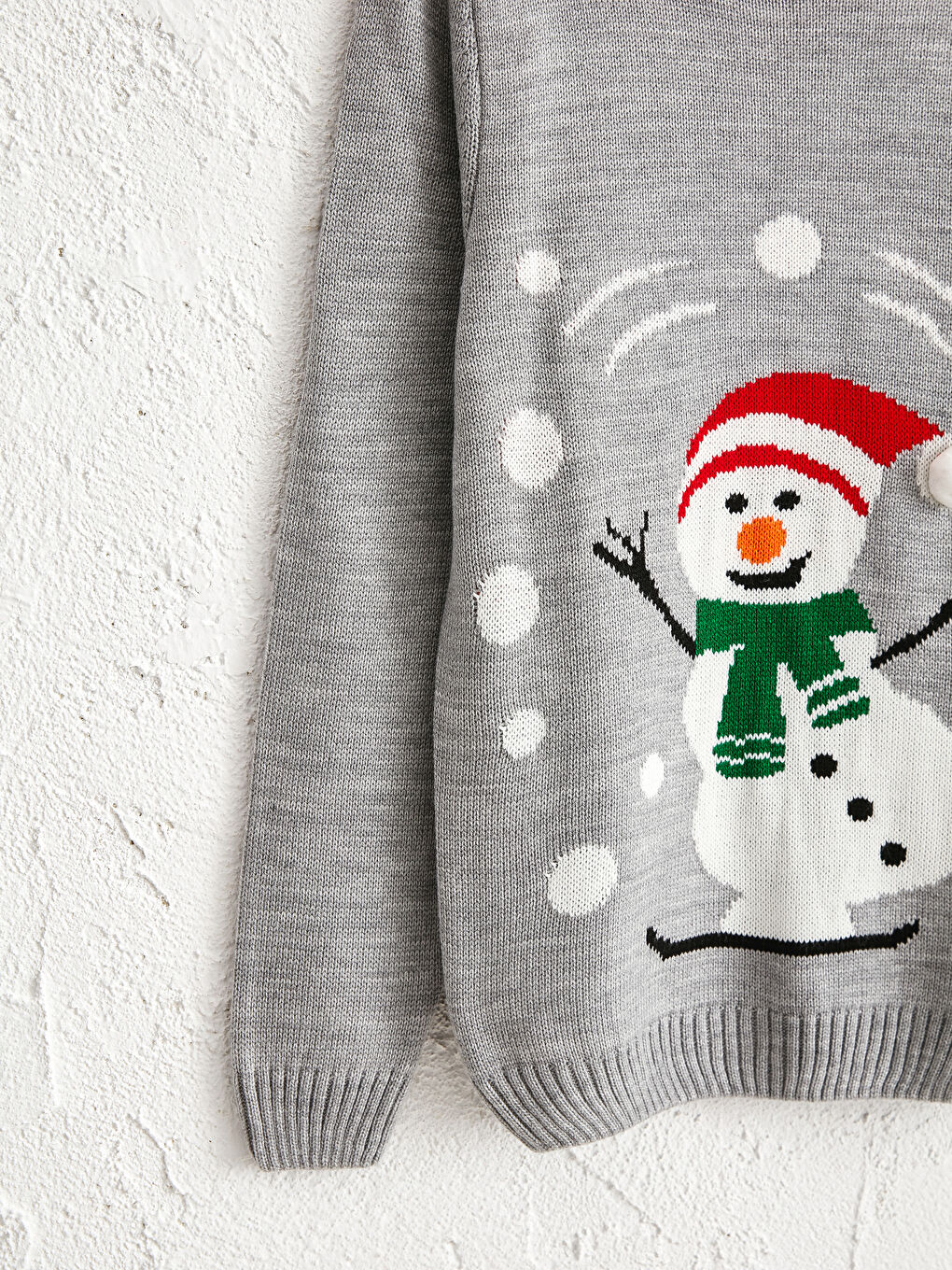 Ерлерге арналған дөңгелек жағалы рождестволық тақырыптағы трикотаж жемпір-3