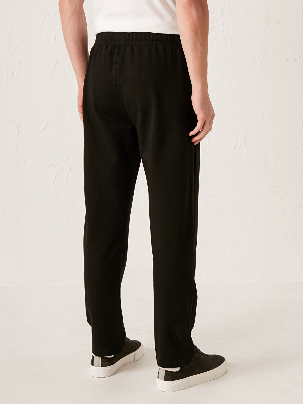 Standard Fit Sweatpants-3