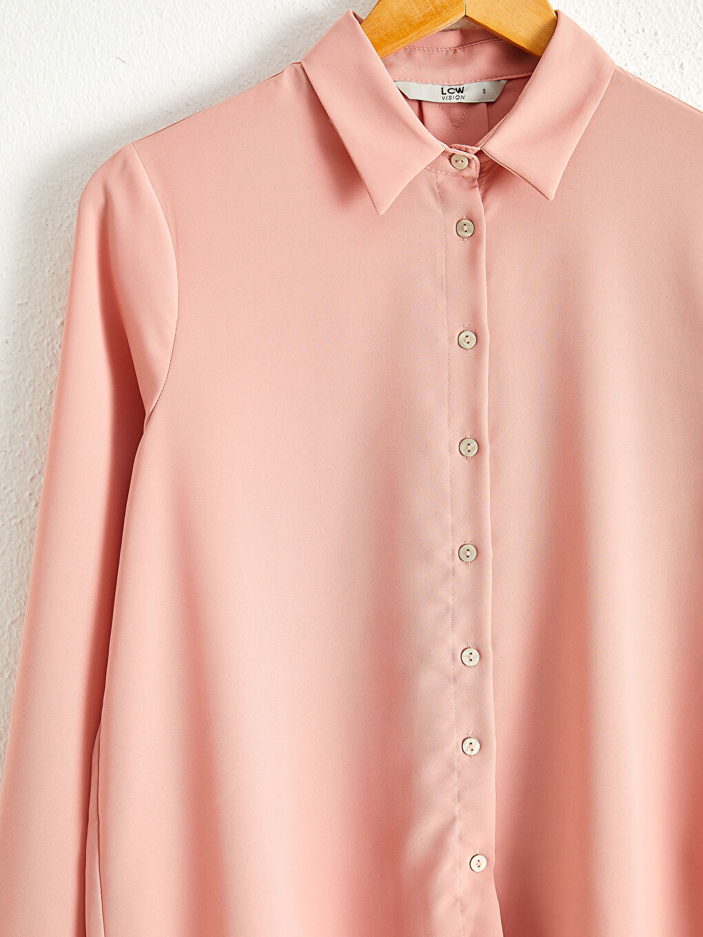 Pembe Önden Düğme Kapamalı Uzun Kollu Viskon Kadın Gömlek-2