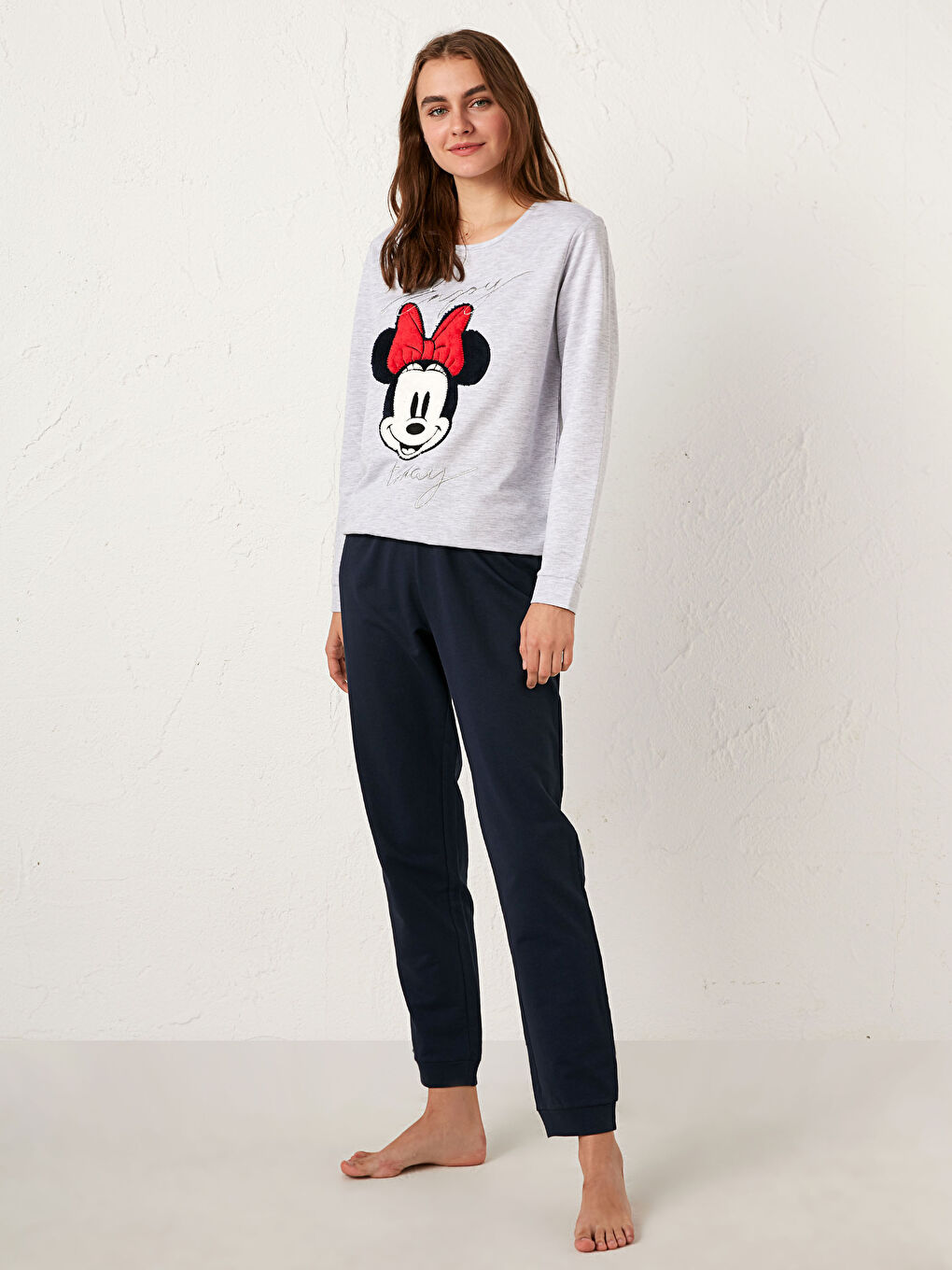 طقم بيجامة ميكي ماوس مطرز بشغل أبليك-1