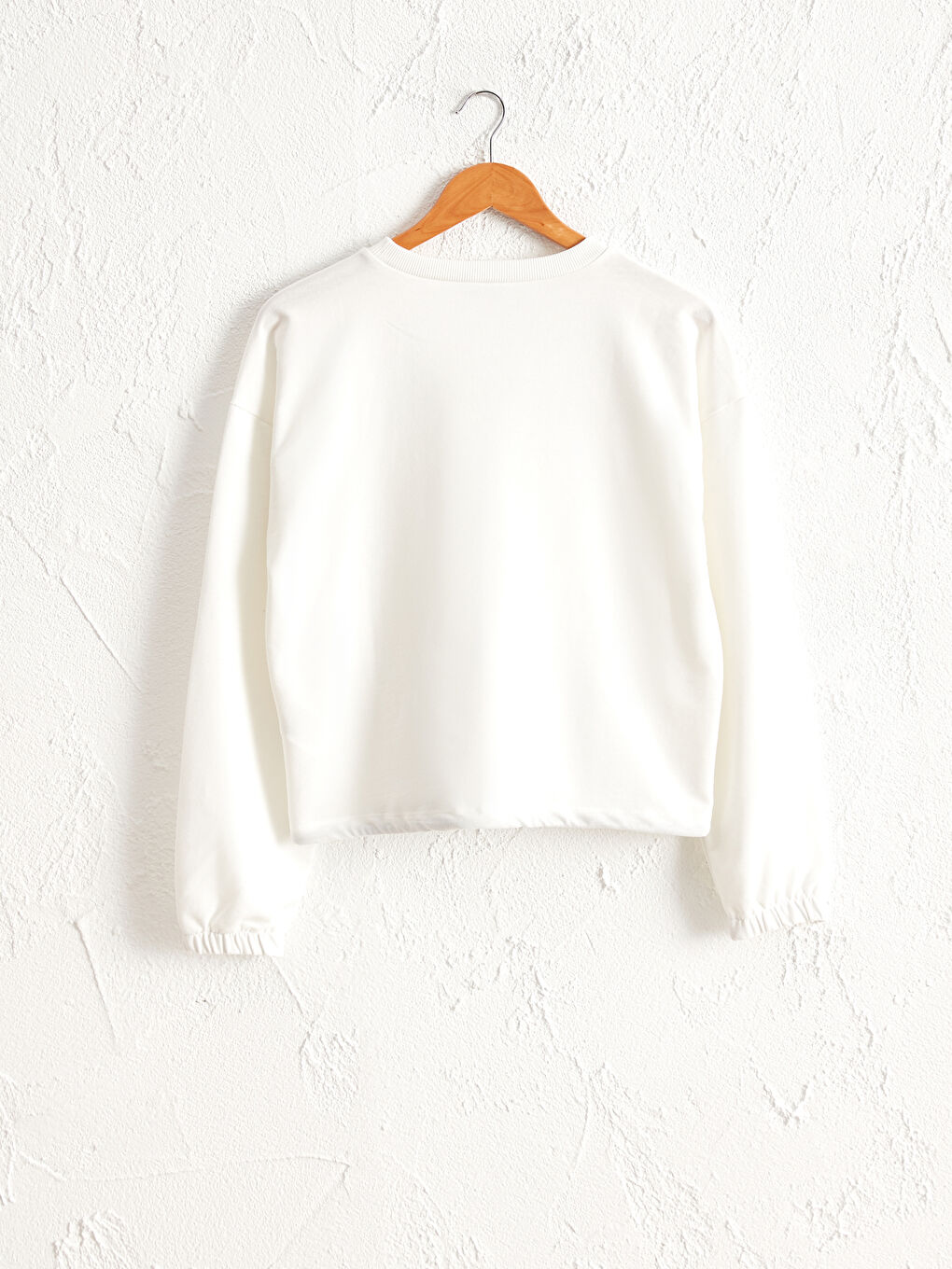 سويت شيرت بتفاصيل جيب-1